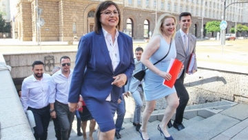 БСП се регистрира за изборите, Нинова: Тръгваме със самочувствие за добре свършена работа