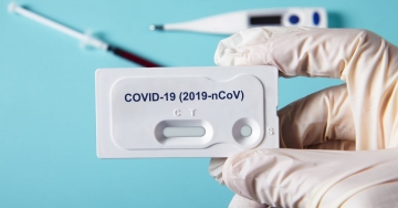 Променят се симптомите на COVID-19