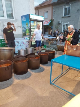 Лошото време и дъждът провалиха кукерския банкет в село Крупник