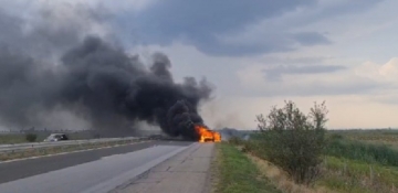 Джип с мигранти се запали на АМ Тракия