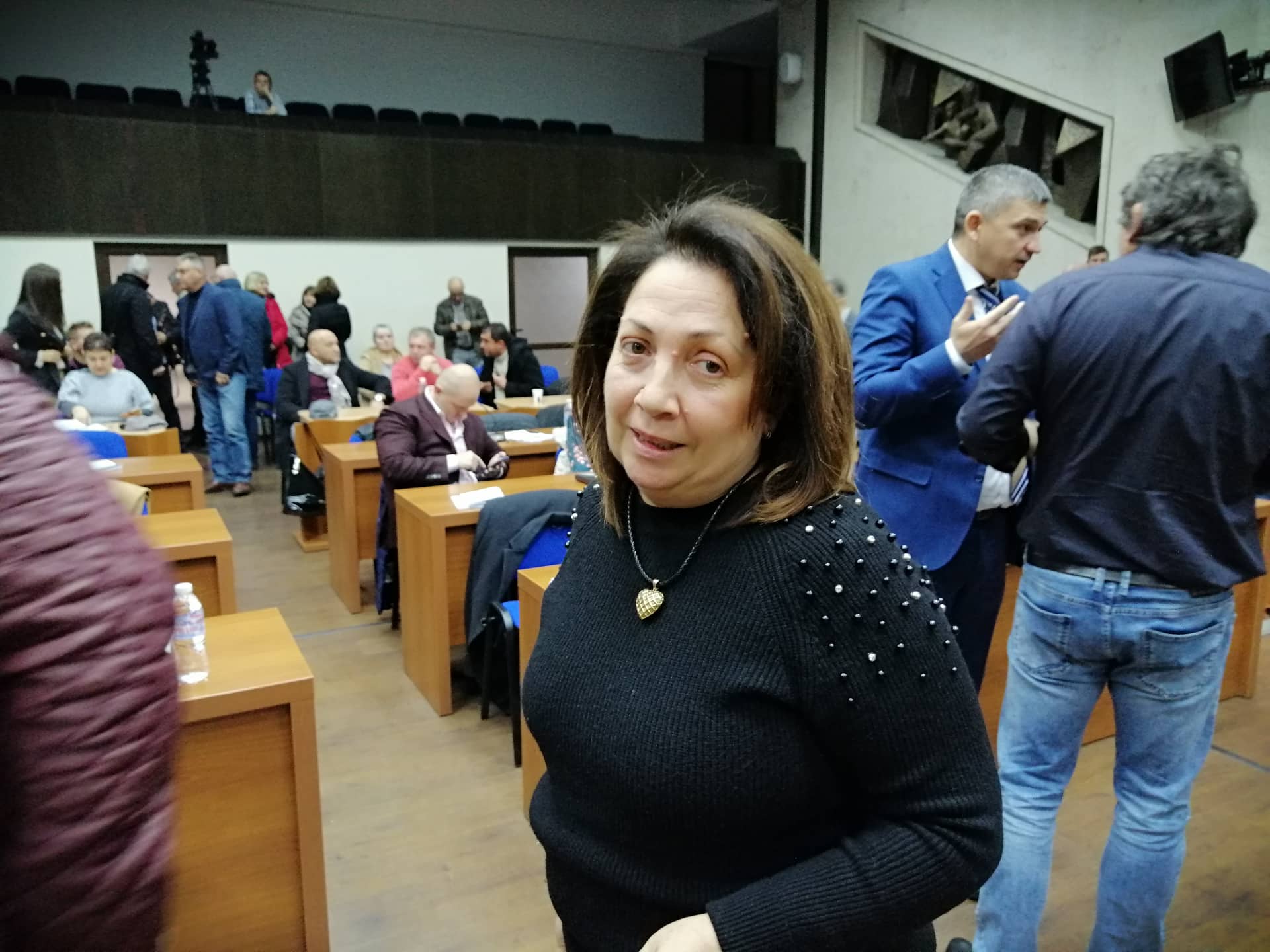 Албина Анева се измори от избори, сдаде стопената листа на Изправи се, България на д-р П. Гайдарски Албина Анева се измори от избори, сдаде стопената листа на Изправи се, България на д-р П. Гайдарски