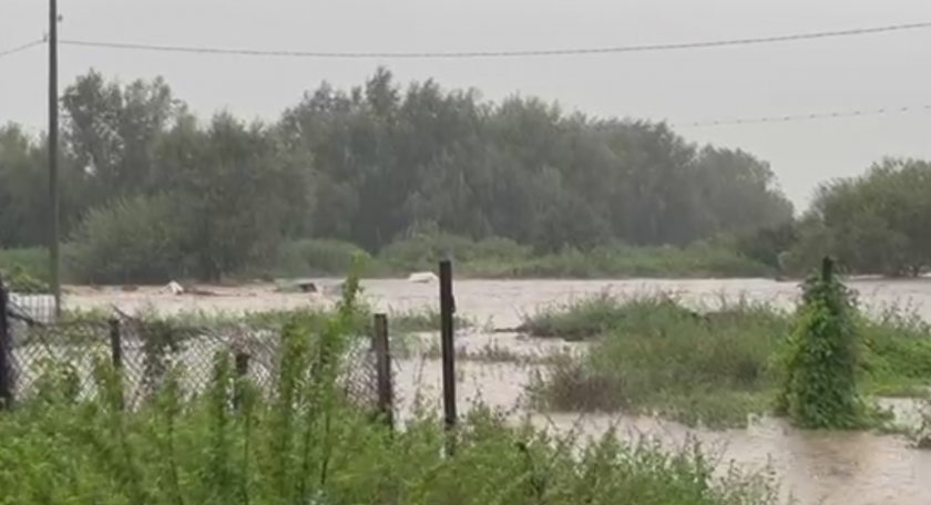 Село Богдан е откъснато от света заради наводненията - има съмнения за първа жертва