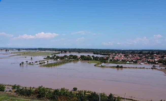 Адът е на земята! Над 120 къщи наводнени в Трилистник, хора плачат и се изселват като на война