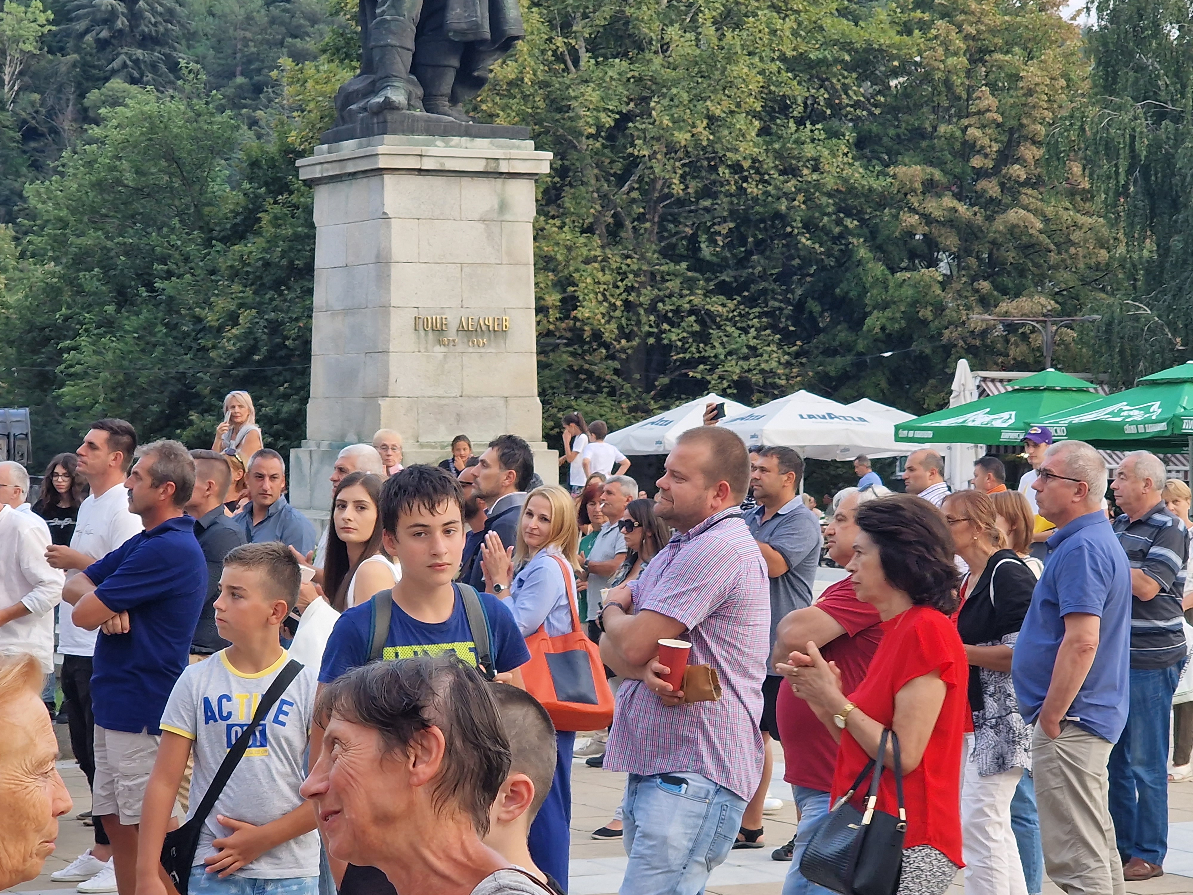 Пълен провал! Продължаваме промяната откри предизборната кампания в Благоевград