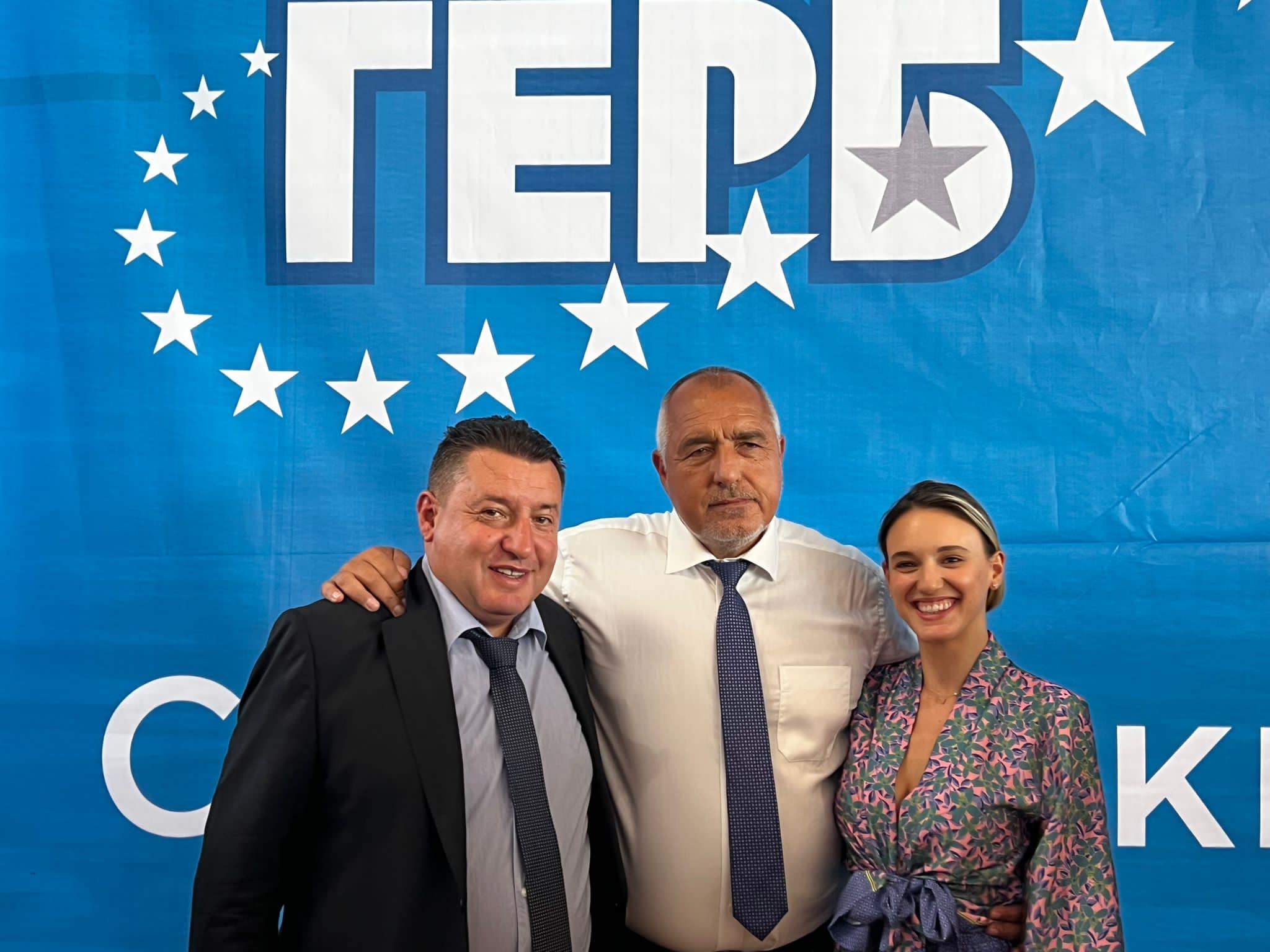 Раздори в листата на ГЕРБ-Благоевград! Евродепутатът Андрей Новаков представи Георги Георгиев, като бъдещ депутат и Стоян Стоев - кмет на Сандански Раздори в листата на ГЕРБ-Благоевград! Евродепутатът Андрей Новаков представи Георги Георгиев, като бъдещ депутат и Стоян Стоев - кмет на Сандански