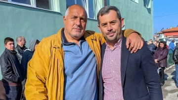В социалната мрежа ври и кипи, санданската общественост не навижда и припознава Стоян Стоев, като кмет на Сандански