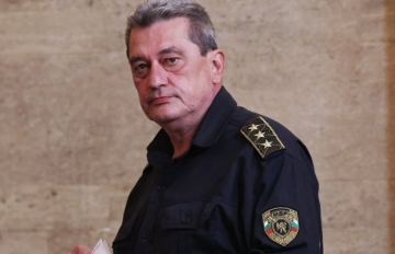 След 40 години в МВР: Пожарникар №1 се пенсионира