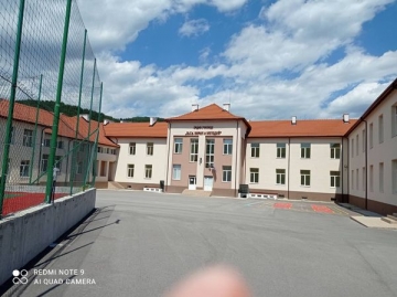 B напълно обновено училище откриват новата учебна година в Белица