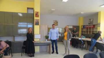 Подаръци за първокласниците в община Разлог