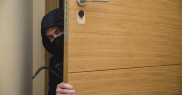 Свиха пари и злато от къща в село Дъбрава