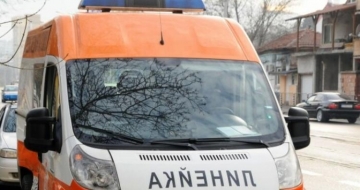 Четирима младежи са в тежко състояние след катастрофа