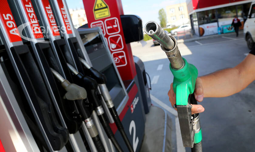 "Тренд": 77% от българите искат от новите управляващи поносими цени на газ, ток и горива