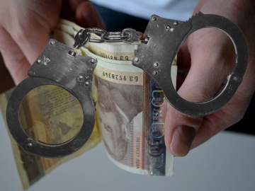 Задържаха обвиняем за получаване на кредити чрез неверни данни и за пране на пари в Благоевград