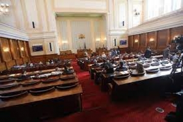 Новите депутати ще получават по-високи заплати