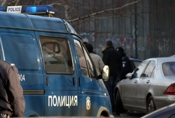 Руснак разиграва полицията в Банско: След като преди дни наби любовника на жена си, вчера я държа в плен със заплахи за живота и