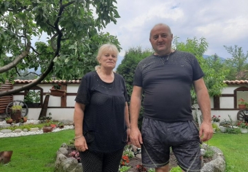 Добро дело: Съпрузи построиха уникален параклис над Добринище
