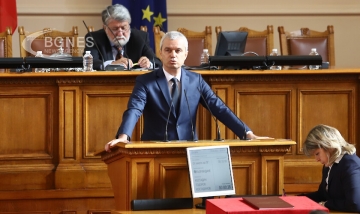 Костадинов: Това НС е мнозинство от безразборна евроатлантическа тълпа