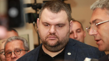 Пеевски: Ще видим дали политиците живеят в България, или на Марс