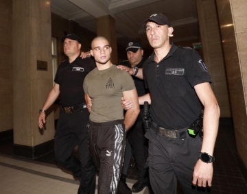 Съдът реши: Прокурорският син от Перник остава под домашен арест