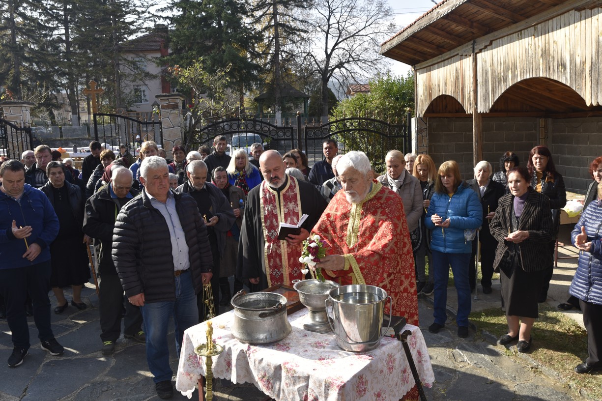 Крупник се събра на храмов празник