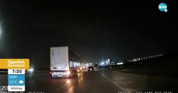 ТИР с благоевградска регистрация избута кола от пътя в София и избяга