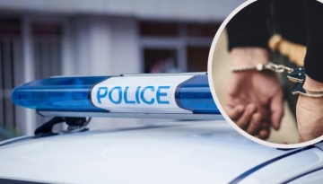 УЖАС: Мъж нахлу с нож в училище