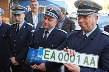 Слагат зелени номера на електромобилите