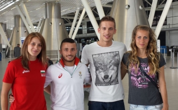 Четирима българи заминаха днес за Уни 2015 в Корея