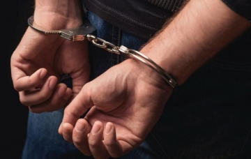 Мъж остава в ареста заради побой над жена си