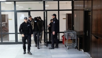 Апелативният съд потвърди ареста на полицаите, хванати с подкуп край Симитли