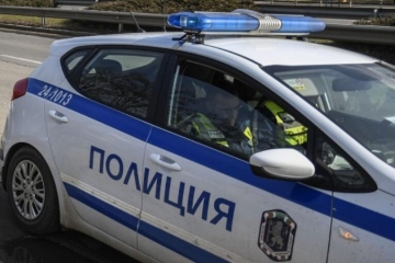 Патрулка блъсна 14-г. момче