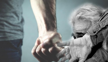 ЖЕСТОКОСТ: Смляха от бой и заплашваха дядо за 60 лева, отровиха и кучето му