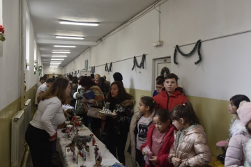 Ученици с благотворителен базар в помощ на четири годишно дете с аутизъм
