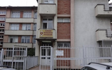 Униформени нощуват в полицейското управление в Банско, търсят евтини хотели