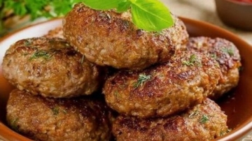Откраднаха замразени кебапчета и кюфтета от заведение