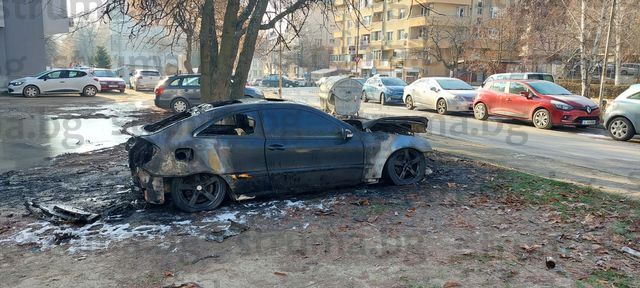 Запалиха колата на Кирил Илиев-Уята снимка 1