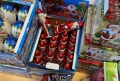 Абсурд преди Коледа: Продават шоколадови зайци и Дядо Коледа с изтекъл срок на годност