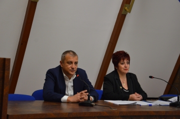 В навечерието на Рождество Христово 15 семейства от Благоевград вече имат нов дом!
