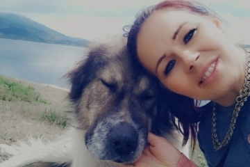 Фермерката от якорудското село Аврамово Айше Хасан: Работим и денем, и нощем, в грижата за животните не се разделяме на мъже и жени, и децата помагат