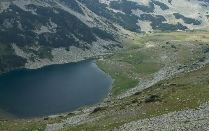 С частен хеликоптер спасиха ранен турист в Пирин планина