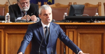 Възраждане започва подготовката за референдум за запазването на лева