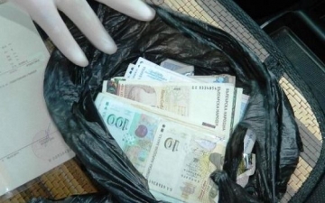 Крадци свиха 20 бона от къща в село Дъбрава