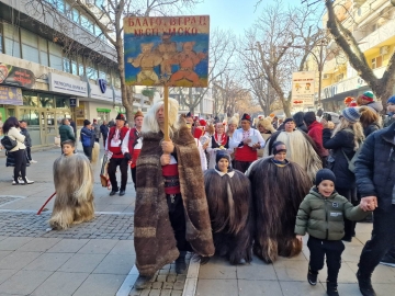 Сурвакарска група от с. Зелен дол получи приза  Най-атрактивна маска на фестивала  Кукерски игри в Пиринско  в Благоевград