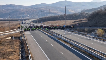 Протестиращи затвориха АМ Струма край Благоевград /Снимки/