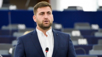 Лидерите на ГЕРБ и СДС Андрей Новаков и Д. Димитров за хода на президента с третия мандат: Р. Радев иска да продължи да управлява още 6 месеца