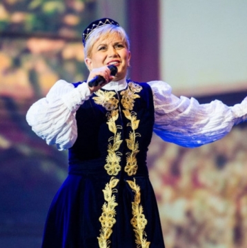 Николина Чакърдъкова е неузнаваема, отслабна с 15 кг.
