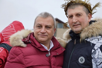 Николай Стойнев бе коронован за Цар на виното в село Дъбрава