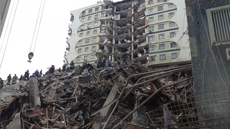 Мегаполисът Истанбул е на нокти, очакват опустошително земетресение до 10 дни