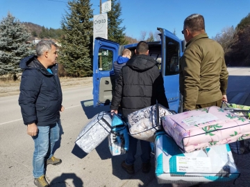 В знак на съпричастност! ЮЗДП дари вещи от първа необходимост за пострадалите в земетресението
