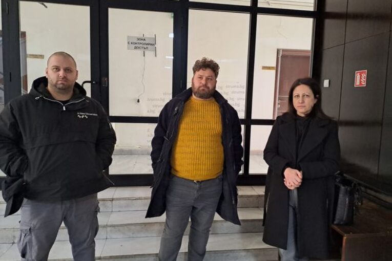 Протестърът и участник във  Фермата  Александър Тодоров, арестуван, след като снимал акция по репатриране на автомобили в Благоевград, обжалва в съда задържането си